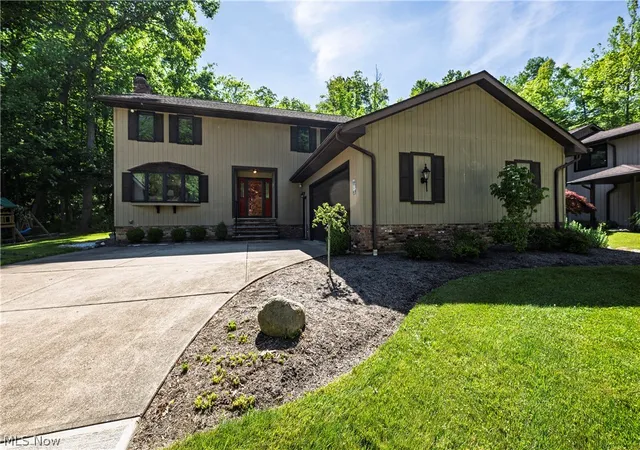 Homes for sale in Brecksville, OH | 8365 Crinkleroot Clearing, Brecksville, OH 44141 | MLS# 5219131