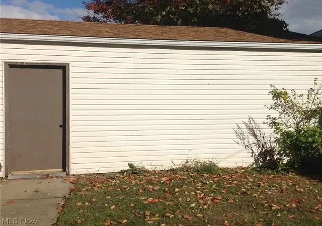 Photo 3 of Single family home for sale at 628 Maryland Ave Sw, Canton, OH 44710 | MLS# 5219497 | Listing updated on 2026-06-16