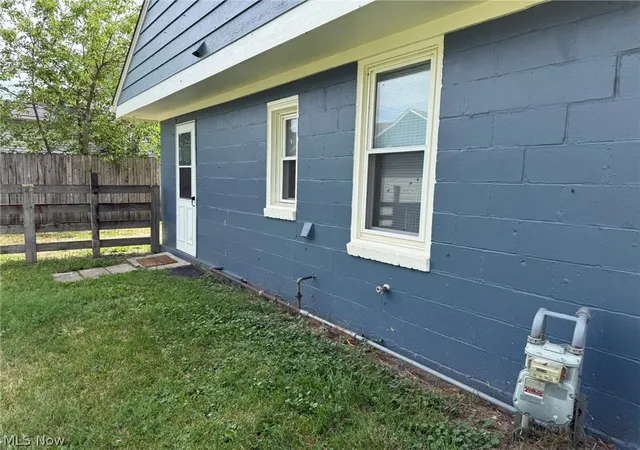 Homes for sale in Vermilion, OH | 725 Perry St, Vermilion, OH 44089 | MLS# 5219058