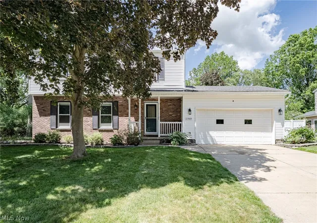 Photo 2 of Single family home for sale at 1969 Willowdale Dr, Stow, OH 44224 | MLS# 5218641 | Listing updated on 2026-08-26