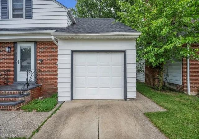 2nd image of 421 E 255th, Euclid, OH 44132 | MLS# 5219379