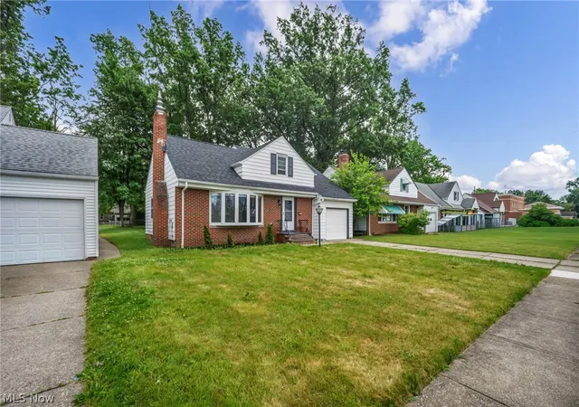 5th image of 421 E 255Th, Euclid, OH 44132 | MLS# 5219379