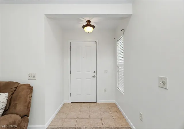 Photo 3 of Sale Pending at 1302 Bridgewater Way N, Mansfield, OH 44906 | MLS# 5219010 | Listing updated on 2026-07-30