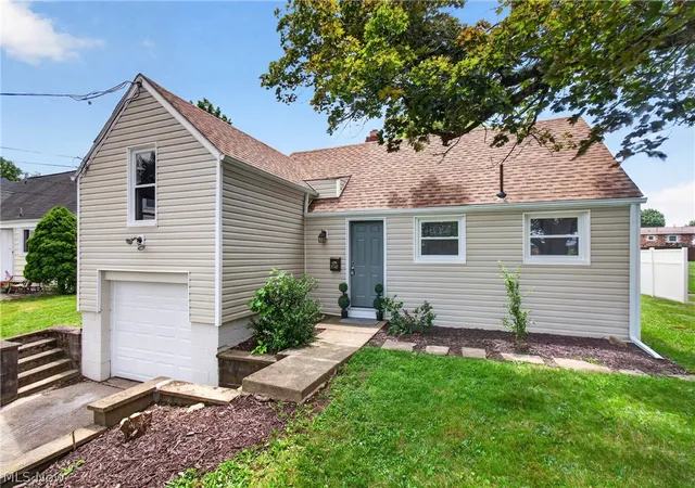 Homes for sale in Massillon, OH | 2747 Lincoln Wy Nw, Massillon, OH 44647 | MLS# 5218891