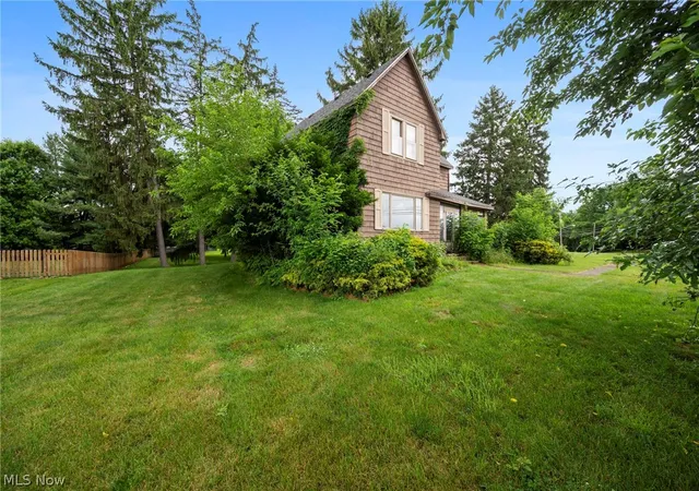 Photo 2 of Single family home for sale at 403 Barrett Rd, Berea, OH 44017 | MLS# 5219311 | Listing updated on 2026-07-22