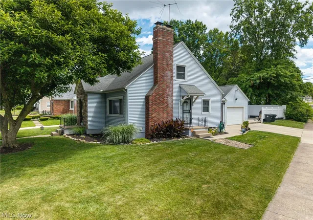 Photo 2 of Single family home for sale at 851 Orlando Ave, Akron, OH 44320 | MLS# 5216707 | Listing updated on 2026-08-29
