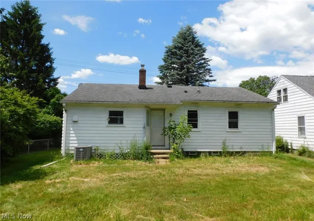 2nd image of 2908 Columbus Ave, Ashtabula, OH 44004 | MLS# 5219602