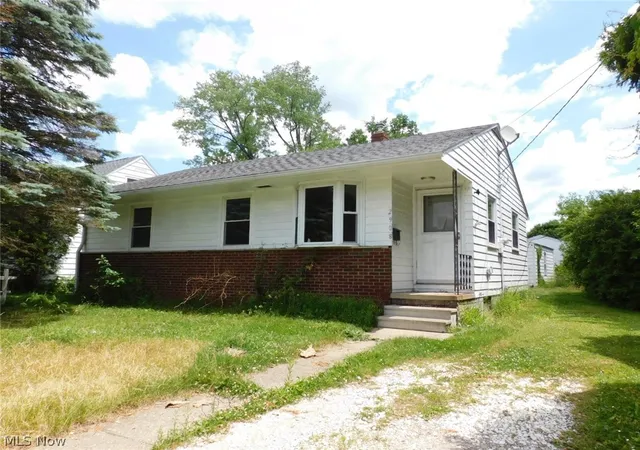 4th image of 2908 Columbus Ave, Ashtabula, OH 44004 | MLS# 5219602