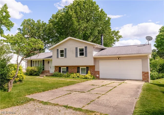 Photo 1 of Single family home for sale at 8142 Walter St Nw, Massillon, OH 44646 | MLS# 5219586 | Listing updated on 2026-09-25