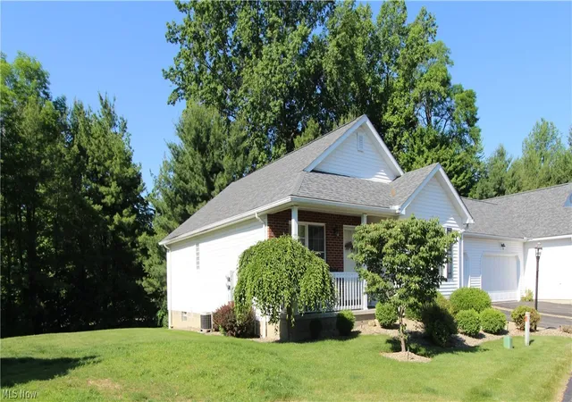 3rd image of 13 Hedgerows, New Middletown, OH 44442 | MLS# 5215538
