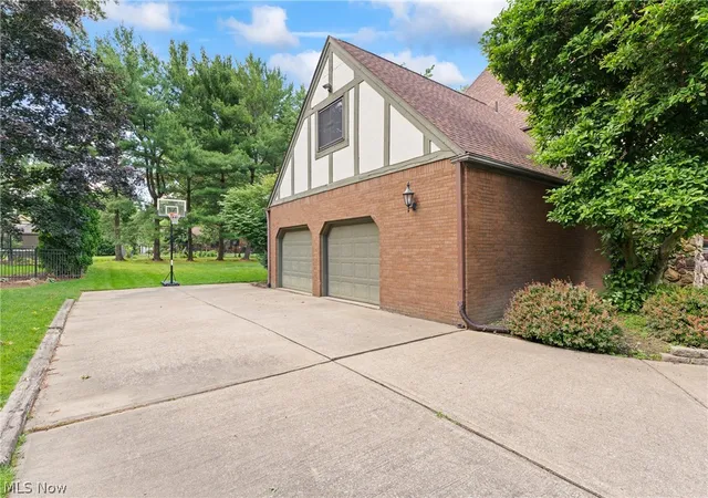 3rd image of 7739 Starcliff Ave Nw, North Canton, OH 44720 | MLS# 5219248