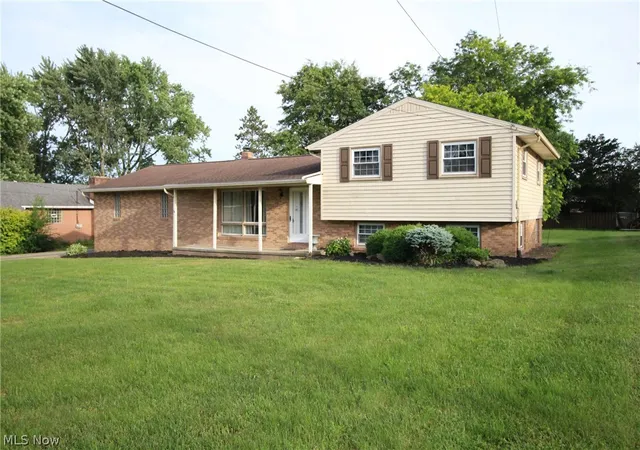 Homes for sale in North Canton, OH | 4780 Echovalley St Nw, North Canton, OH 44720 | MLS# 5215368