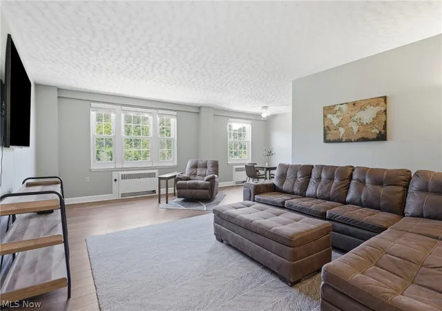 5th image of 13800 Fairhill Rd, Cleveland, OH 44120
