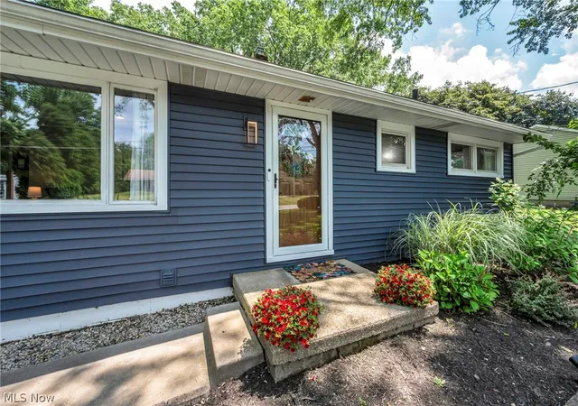 Homes for sale in North Canton, OH | 4717 Shriver Rd, North Canton, OH 44720 | MLS# 5218970
