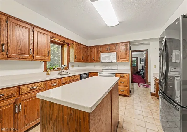 Homes for sale in Solon, OH | 33328 Allenbury Dr, Solon, OH 44139 | MLS# 5219114