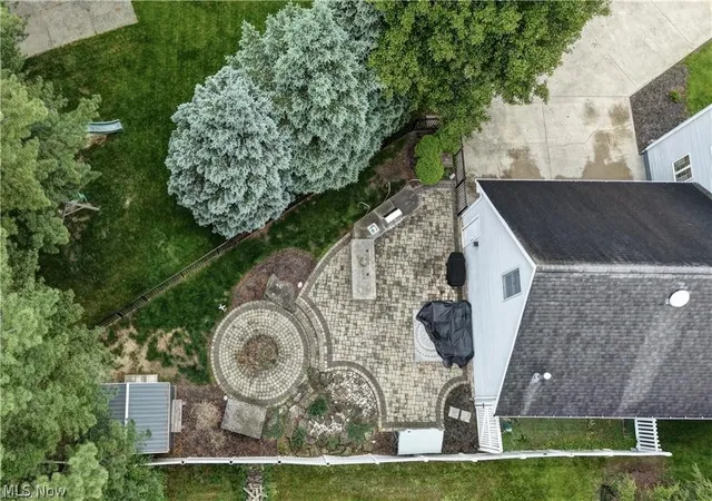 Homes for sale in Dover, OH | 104 Pinedale Dr, Dover, OH 44622 | MLS# 5218915