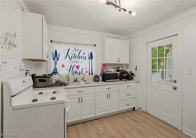 4th image of 317 Black St, Akron, OH 44306 | MLS# 5218762