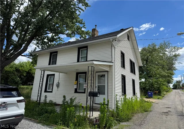 Homes for sale in East Liverpool, OH | 817 Ashbaugh, East Liverpool, OH 43920 | MLS# 5217264