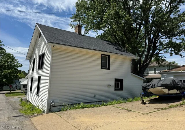 Homes for sale in East Liverpool, OH | 817 Ashbaugh, East Liverpool, OH 43920 | MLS# 5217264