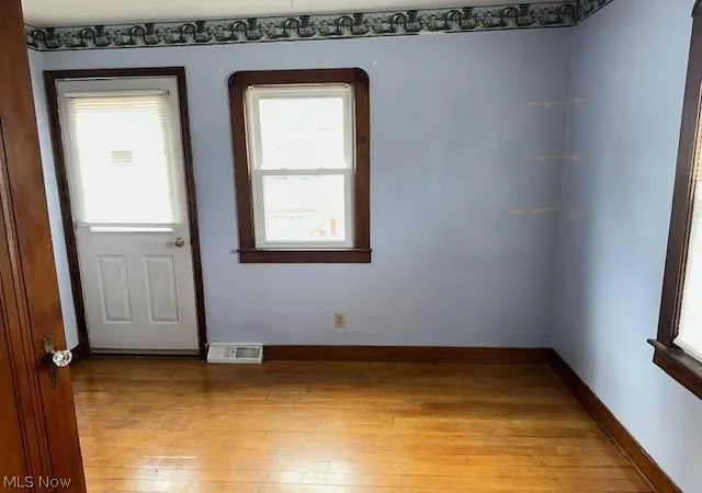 4th image of 1061 Bell Ct, Elyria, OH 44035 | MLS# 5219321
