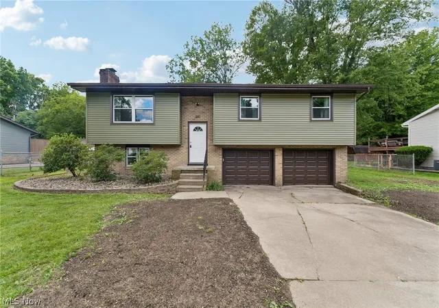 Homes for sale in Newton Falls, OH | 2980 Rosetta Blvd, Newton Falls, OH 44444 | MLS# 5219630