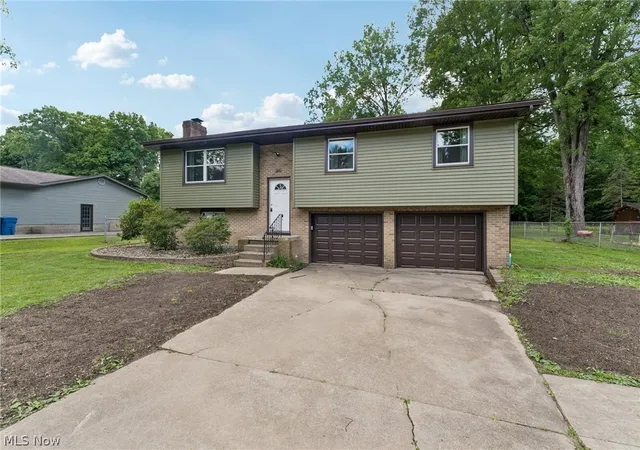 Homes for sale in Newton Falls, OH | 2980 Rosetta Blvd, Newton Falls, OH 44444 | MLS# 5219630