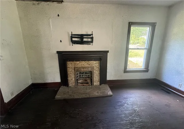 Photo 3 of Sale Pending at 34 Montgomery, Youngstown, OH 44506 | MLS# 5219763 | Listing updated on 2026-08-20