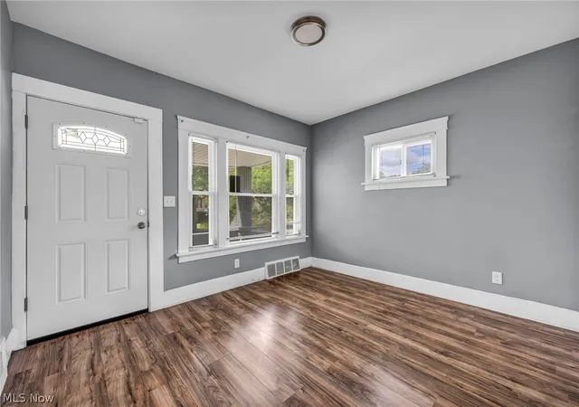 4th image of 10103 Lamontier Ave, Cleveland, OH 44104 | MLS# 5219744