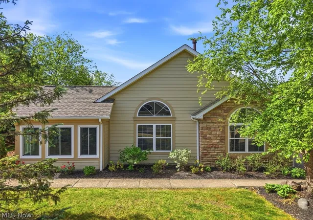 2nd image of 5620 Emerald Ridge Pkwy, Solon, OH 44139