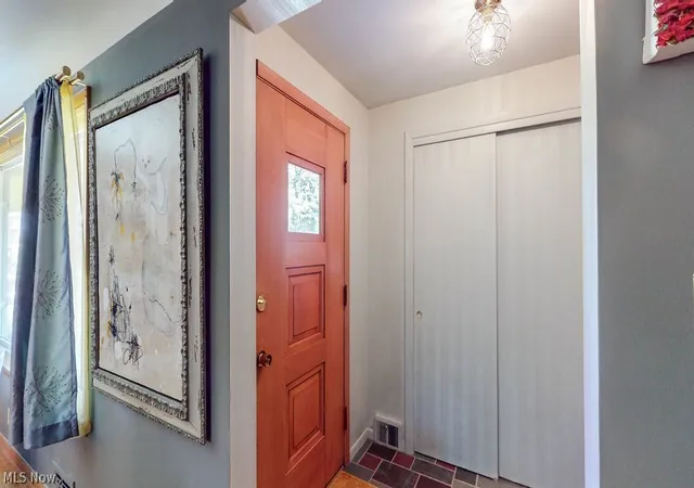 2nd image of 1896 Dunellon Dr, Lyndhurst, OH 44124 | MLS# 5219679