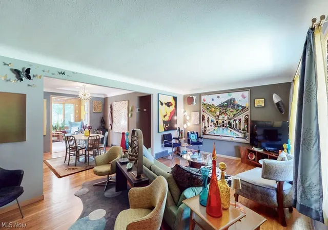 4th image of 1896 Dunellon Dr, Lyndhurst, OH 44124 | MLS# 5219679