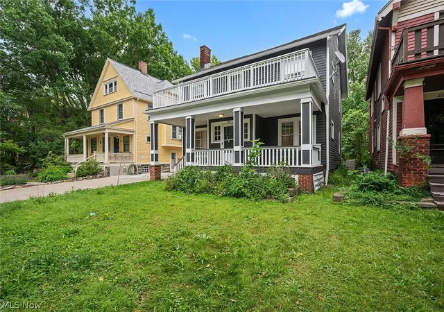 Listing Photo 2 - Condo for sale in building located at 2313 Grandview Ave, Cleveland, OH 44106 - Unit #