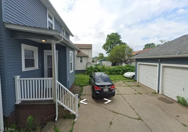 Photo 2 of Single family home for sale at 611 Forest Ave Sw, Canton, OH 44710 | MLS# 5219891 | Listing updated on 2026-06-17
