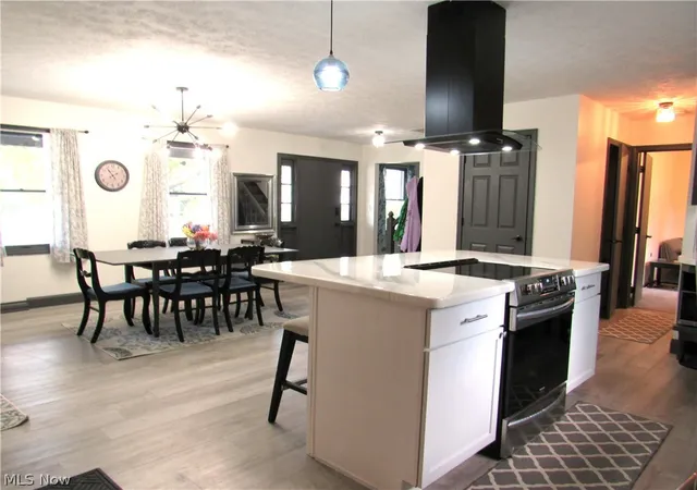 Photo 3 of Single family home for sale at 389 Tulip Trl, Wadsworth, OH 44281 | MLS# 5219711 | Listing updated on 2026-08-28