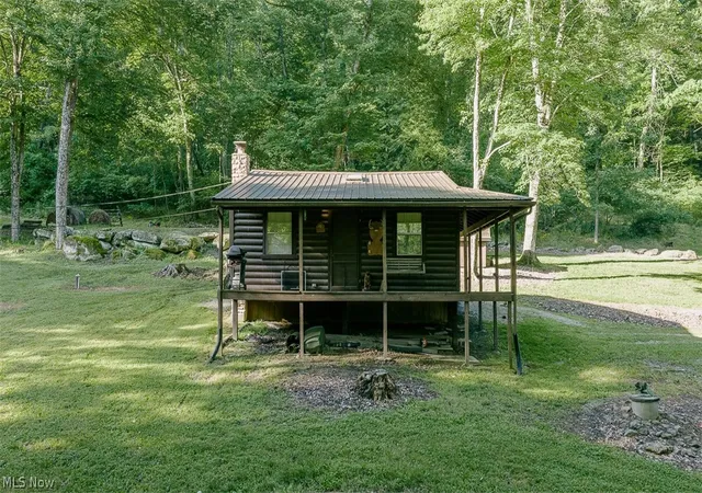 Homes for sale in Coshocton, OH | 20510 County Road 6, Coshocton, OH 43812 | MLS# 5219910