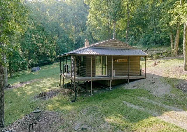 Homes for sale in Coshocton, OH | 20510 County Road 6, Coshocton, OH 43812 | MLS# 5219910