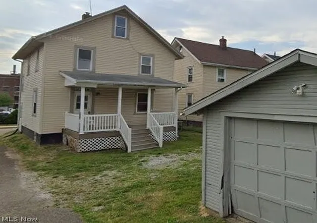 Photo 2 of Single family home for sale at 647 Forest Ave Sw, Canton, OH 44710 | MLS# 5219935 | Listing updated on 2026-06-17