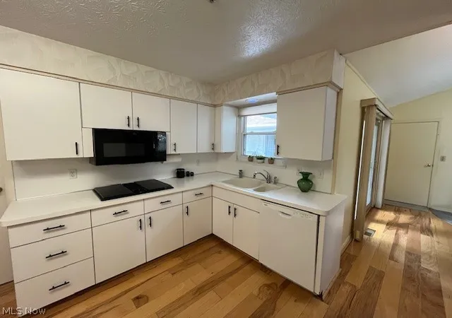 3rd image of 1992 Edenhall Dr, Cleveland, OH 44124 | MLS# 5219920