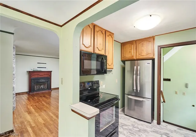 Photo 4 of Single family home for sale at 6876 Greenleaf Ave, Cleveland, OH 44130 | MLS# 5217899 | Listing updated on 2026-09-17