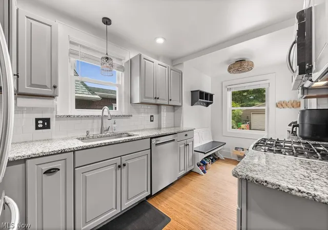 Homes for sale in Alliance, OH | 1052 Parkside Dr, Alliance, OH 44601 | MLS# 5219880