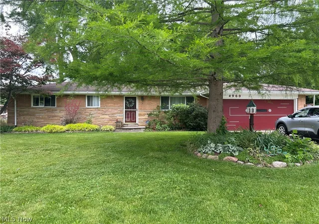 Homes for sale in North Olmsted, OH | 4960 W Park Dr, North Olmsted, OH 44070 | MLS# 5219539