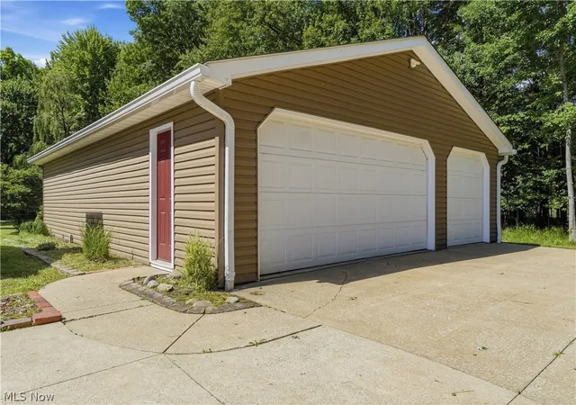 Homes for sale in Aurora, OH | 10490 Maryland St, Aurora, OH 44202 | MLS# 5219607