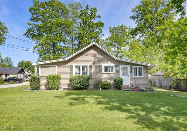 Photo 3 of Single family home for sale at 241 Tanglewood Trl, Chippewa Lake, OH 44215 | MLS# 5207723 | Listing updated on 2026-06-29