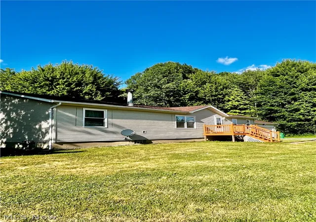 2nd image of 1324 Lake Vue Dr, Roaming Shores, OH 44085 | MLS# 5220042