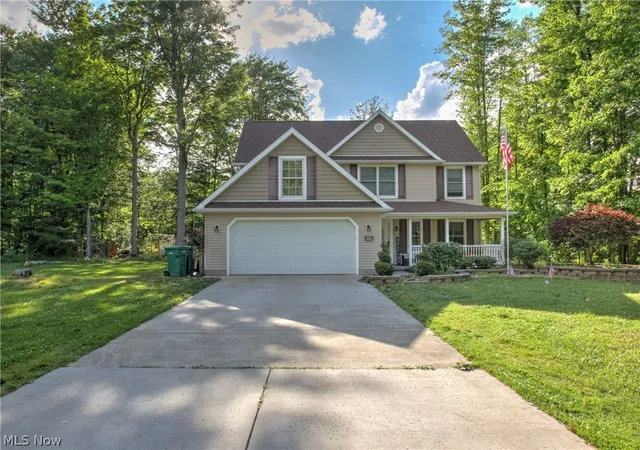 4th image of 2157 Flame Lake Dr, Roaming Shores, OH 44084 | MLS# 5219087