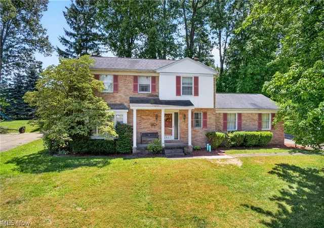 Homes for sale in Massillon, OH | 2537 Dogwood Dr Ne, Massillon, OH 44646 | MLS# 5219245