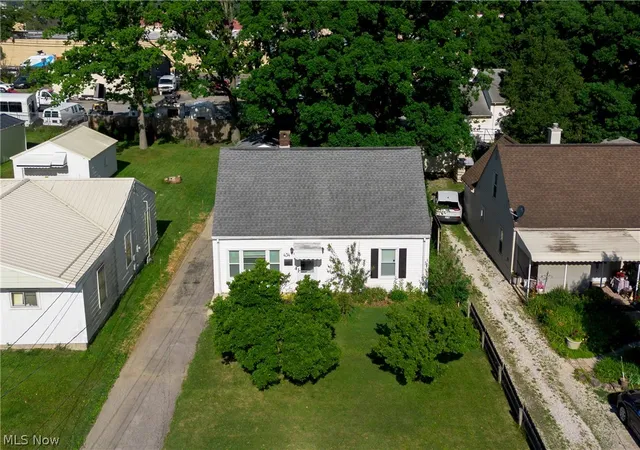 Photo 2 of Sale Pending at 434 Winchester Ave, Youngstown, OH 44509 | MLS# 5219866 | Listing updated on 2026-07-07