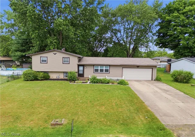Homes for sale in Massillon, OH | 1819 Stonehenge Ave Nw, Massillon, OH 44646 | MLS# 5218605