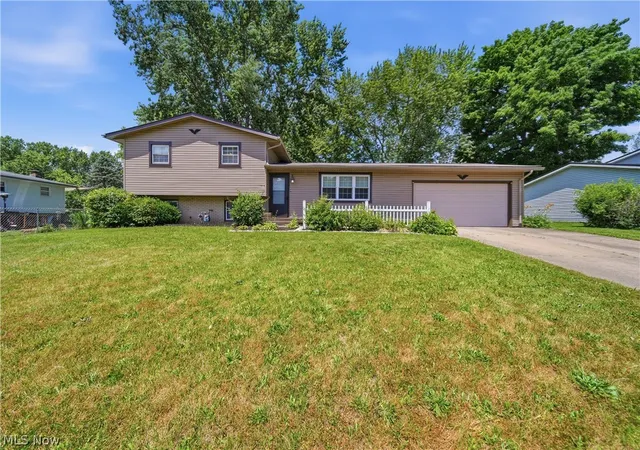 Homes for sale in Massillon, OH | 1819 Stonehenge Ave Nw, Massillon, OH 44646 | MLS# 5218605