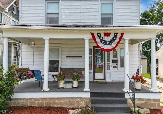 Homes for sale in Williamstown, WV | 419 Williams Ave, Williamstown, WV 26187 | MLS# 5219781